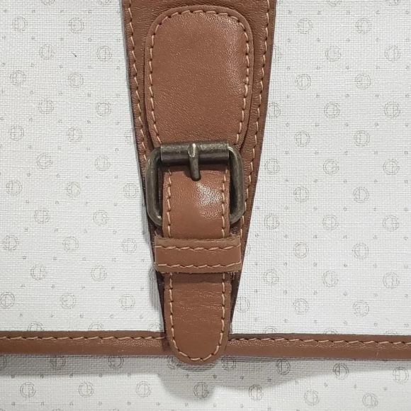 Vintage White/Brown leather  crossbody/Shoulder Bag. - Picture 3 of 13